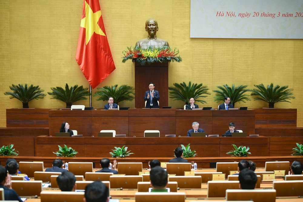 Sáng nay (20/3), Chánh án Tòa án nhân dân tối cao Nguyễn Hòa Bình trả lời chất vấn