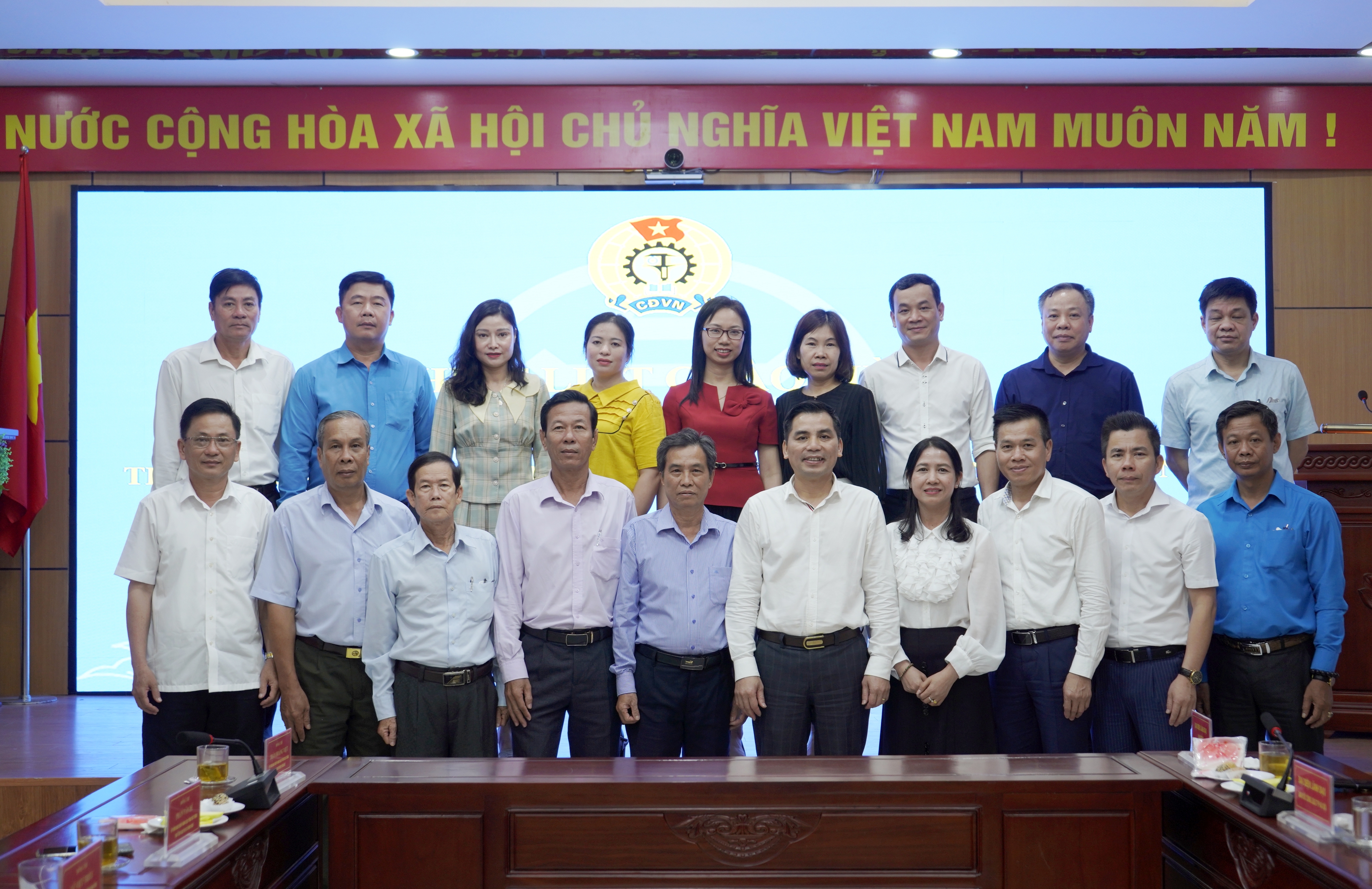 LĐLĐ thành phố Hà Nội và LĐLĐ tỉnh Sóc Trăng trao đổi kinh nghiệm hoạt động công đoàn