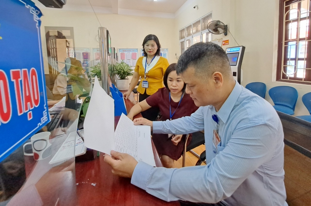 Thành viên Đoàn Kiểm tra làm việc tại UBND huyện Thường Tín.