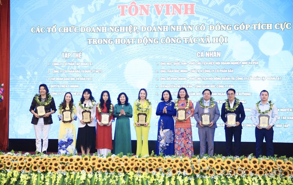 Hà Nội: Tôn vinh 82 tập thể, cá nhân đóng góp tích cực cho công tác xã hội