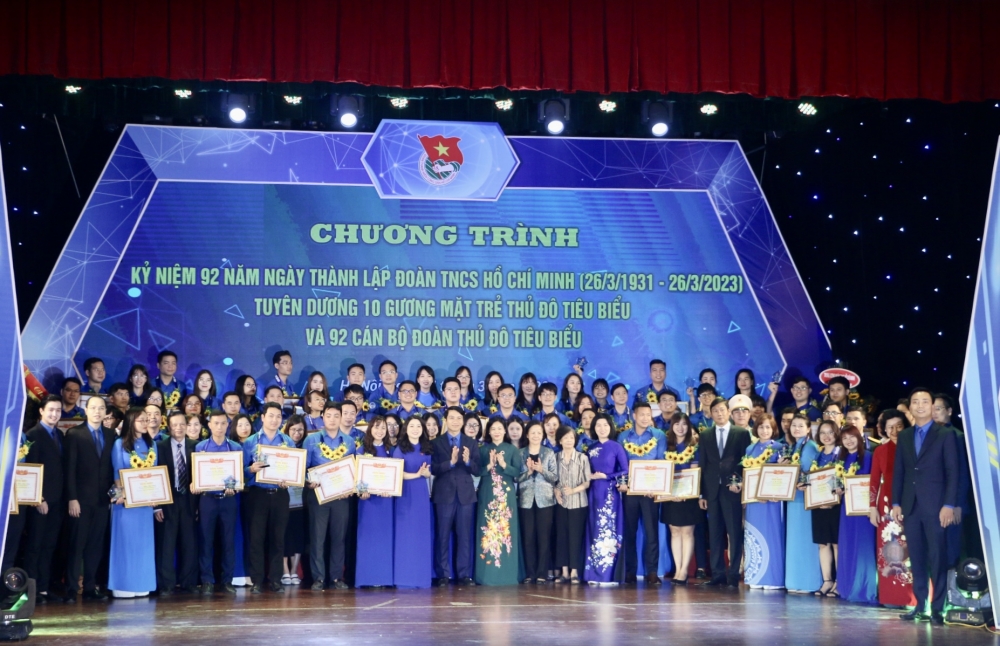 Thành đoàn Hà Nội: Tuyên dương 10 gương mặt trẻ và 92 cán bộ Đoàn Thủ đô tiêu biểu