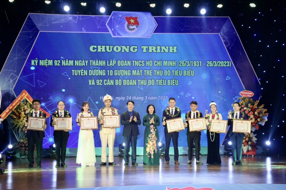 Thành đoàn Hà Nội: Tuyên dương 10 gương mặt trẻ và 92 cán bộ đoàn Thủ đô tiêu biểu