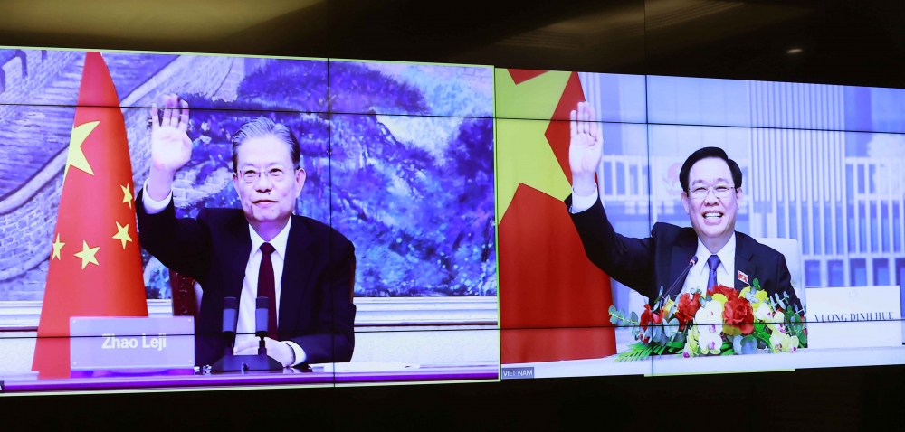Chủ tịch Quốc hội hội đàm trực tuyến với Ủy viên trưởng Nhân đại toàn quốc Trung Quốc