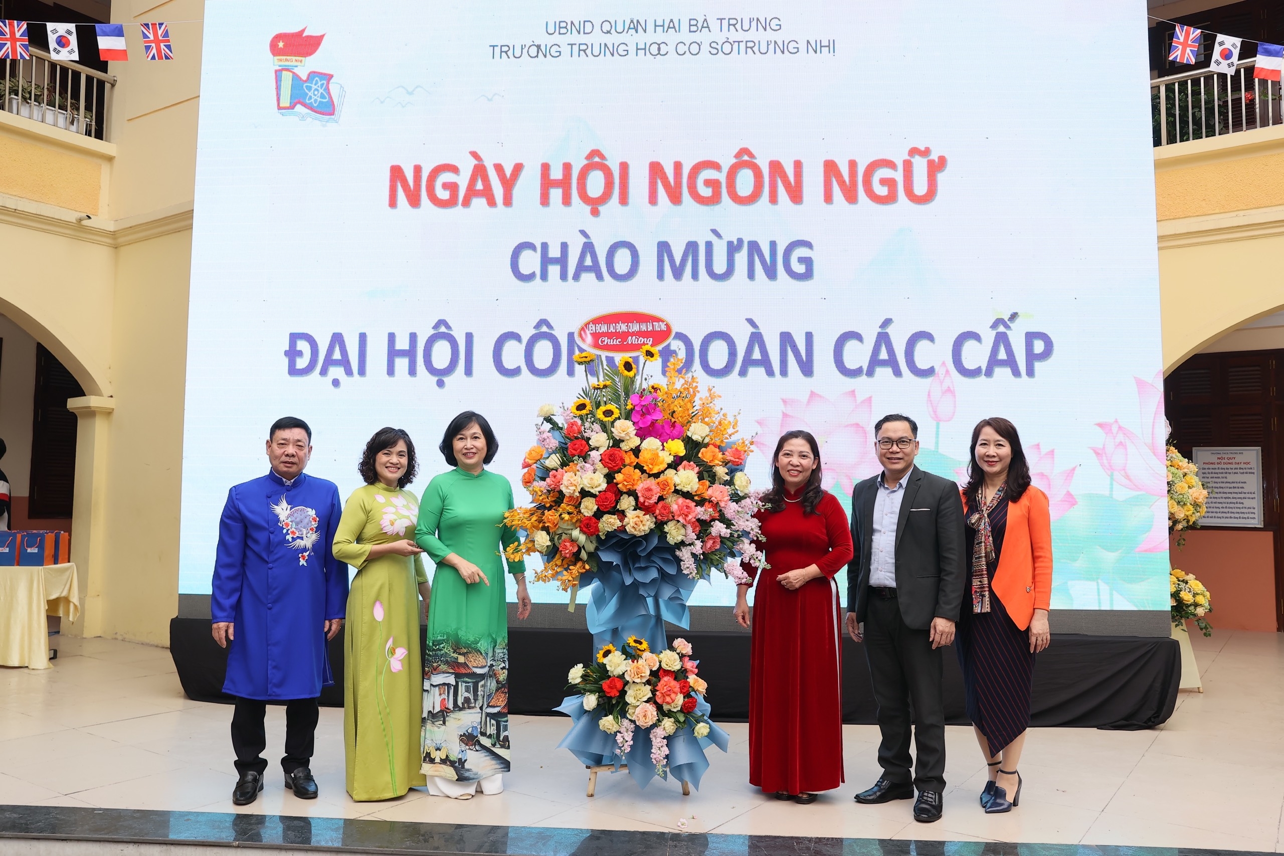 Tưng bừng “Ngày hội ngôn ngữ” Trường Trung học cơ sở Trưng Nhị