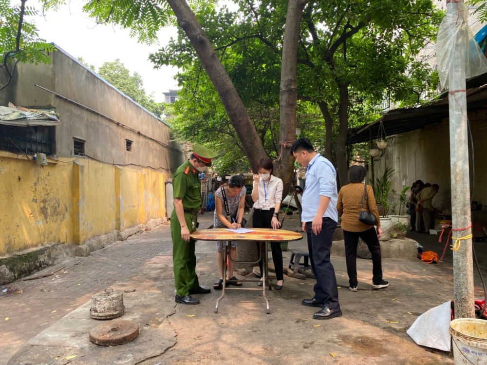 Xử lý nghiêm hành vi chiếm dụng sân chơi tại phường Thanh Xuân Bắc