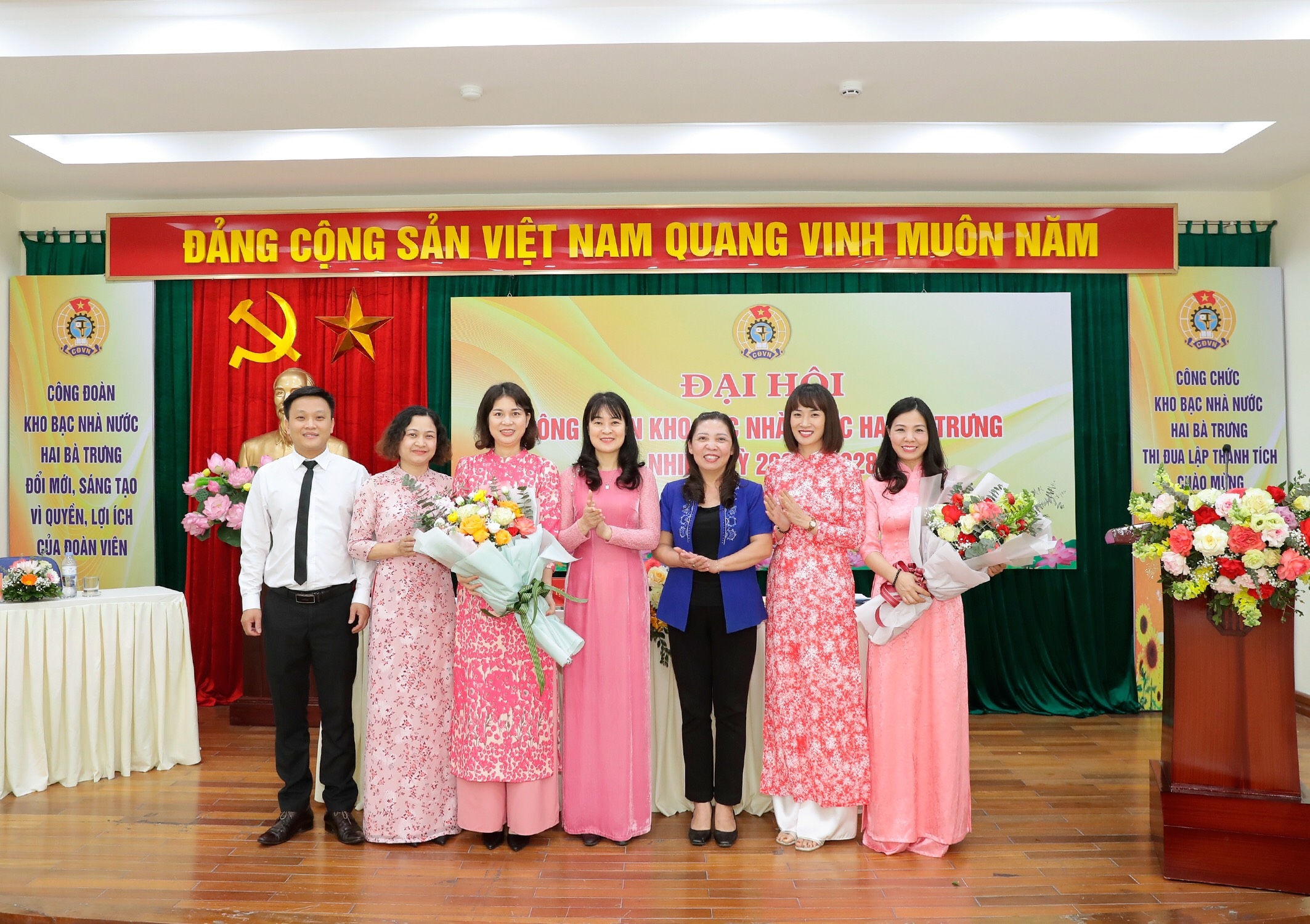 Gắn kết hoạt động Công đoàn với việc thực hiện nhiệm vụ chuyên môn