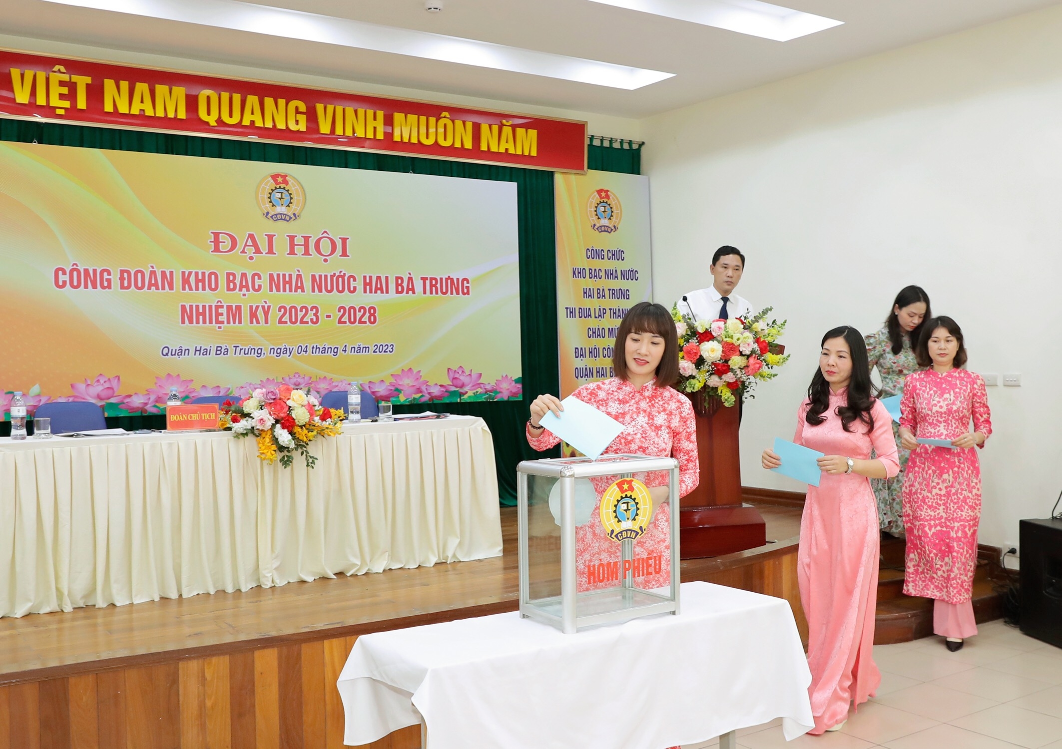 Gắn kết hoạt động Công đoàn với việc thực hiện nhiệm vụ chuyên môn