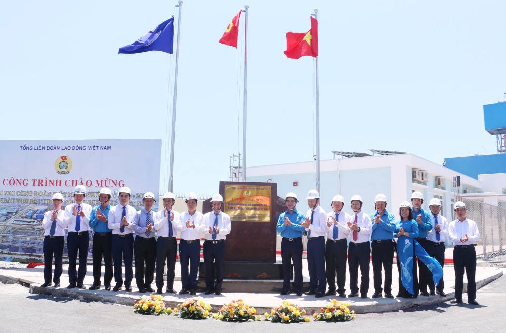 “Dự án Trạm biến áp 500KV Vân Phong, công trình chào mừng Đại hội XIII Công đoàn Việt Nam được gắn biển đầu tiên trong cả nước"
