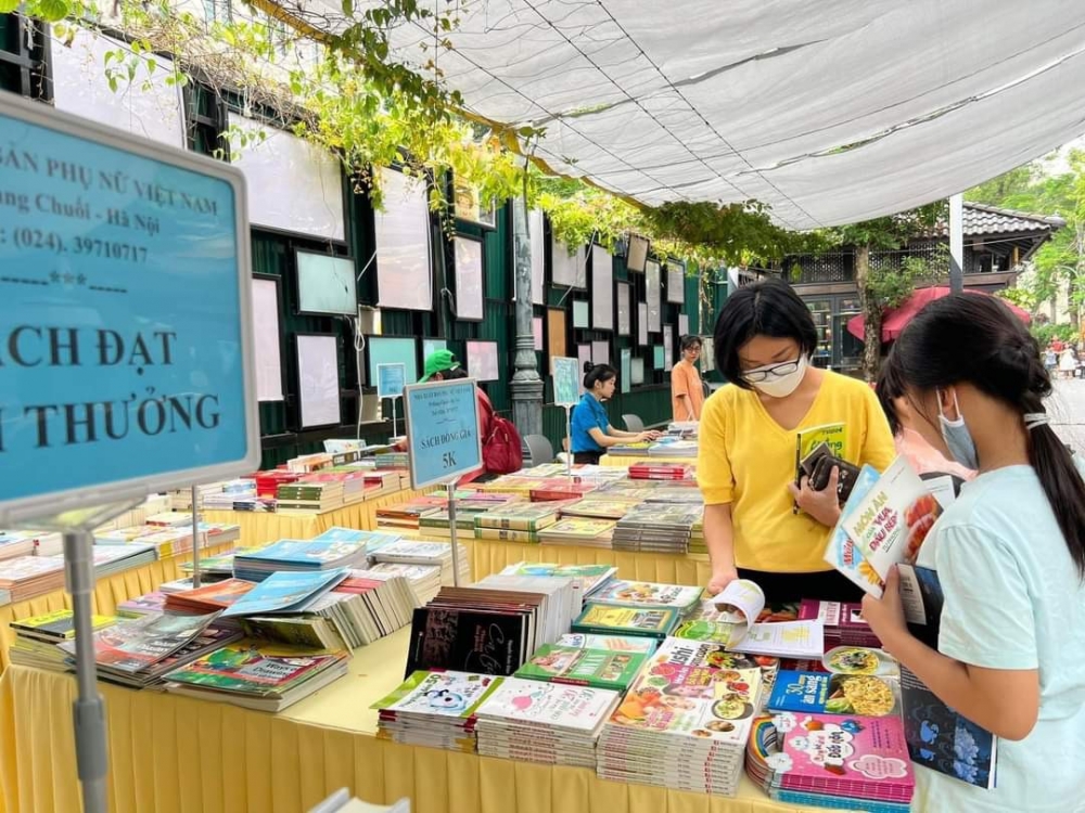 Phố Sách Hà Nội rộn ràng các hoạt động chào mừng Ngày Sách và Văn hoá đọc Việt Nam lần thứ 2