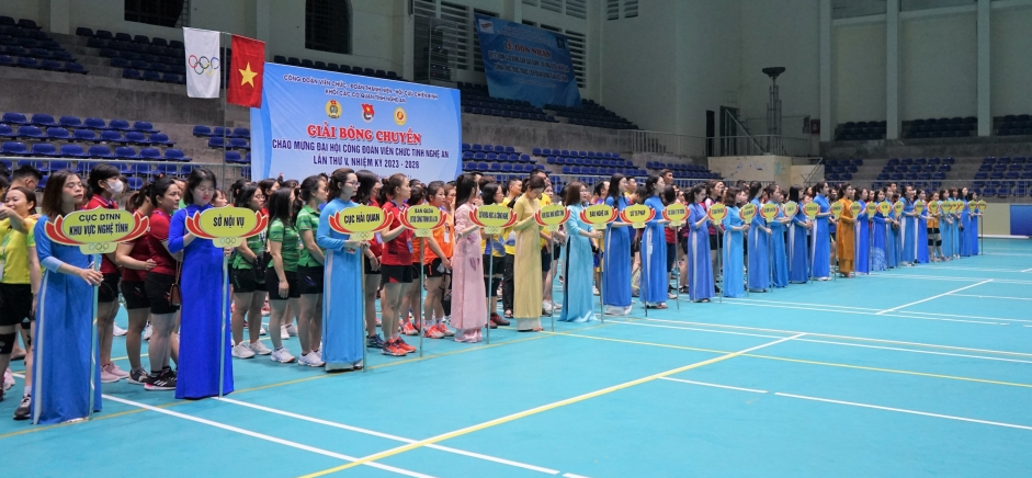 Khai mạc Giải bóng chuyền chào mừng Đại hội Công đoàn Viên chức tỉnh Nghệ An