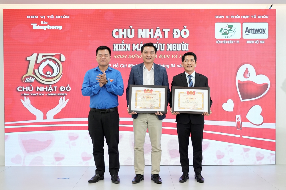 Amway Việt Nam vinh dự nhận Bằng khen từ Trung ương Đoàn Thanh niên Cộng sản Hồ Chí Minh