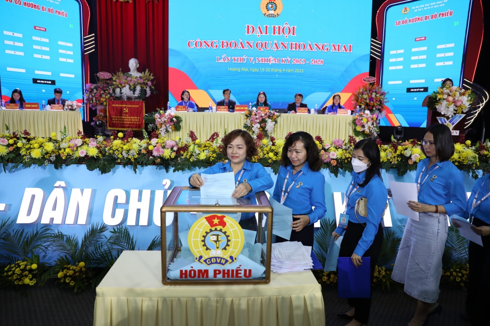 Bầu 21 đồng chí vào Ban Chấp hành Công đoàn quận Hoàng Mai khoá V, nhiệm kỳ 2023-2028