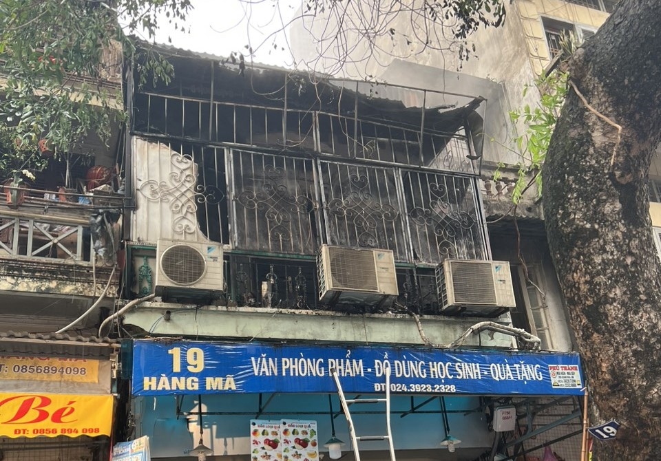 Hà Nội: Kịp thời khống chế đám cháy nhà dân trên phố Hàng Mã