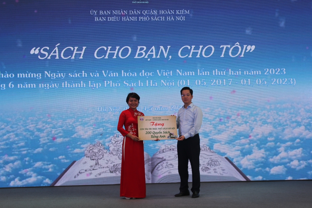 Phố sách Hà Nội góp phần nâng cao văn hóa đọc cho người dân