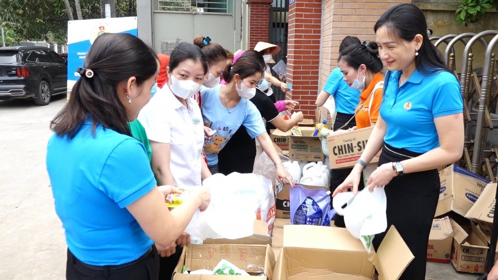 “Xe siêu thị đoàn viên Công đoàn” hỗ trợ người lao động khó khăn huyện Ứng Hòa và Thanh Oai