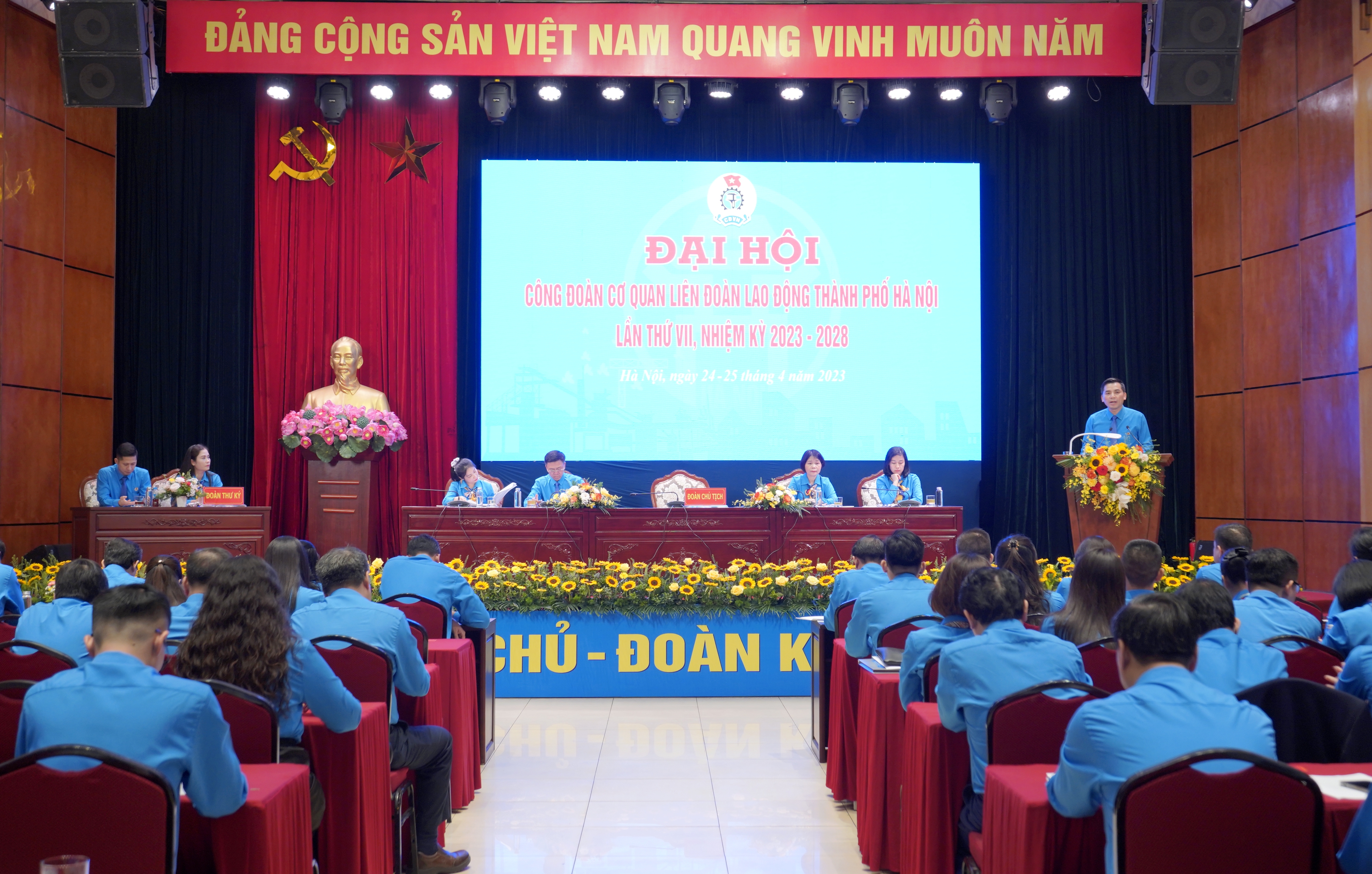 Khai mạc ngày làm việc thứ nhất Đại hội Công đoàn cơ quan LĐLĐ thành phố Hà Nội lần thứ VII