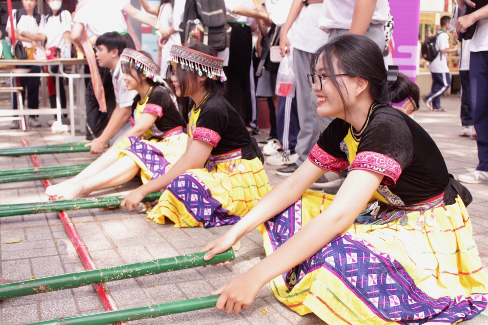 TP.HCM: Học sinh trải nghiệm văn hoá dân gian nhân dịp giỗ Tổ Hùng Vương