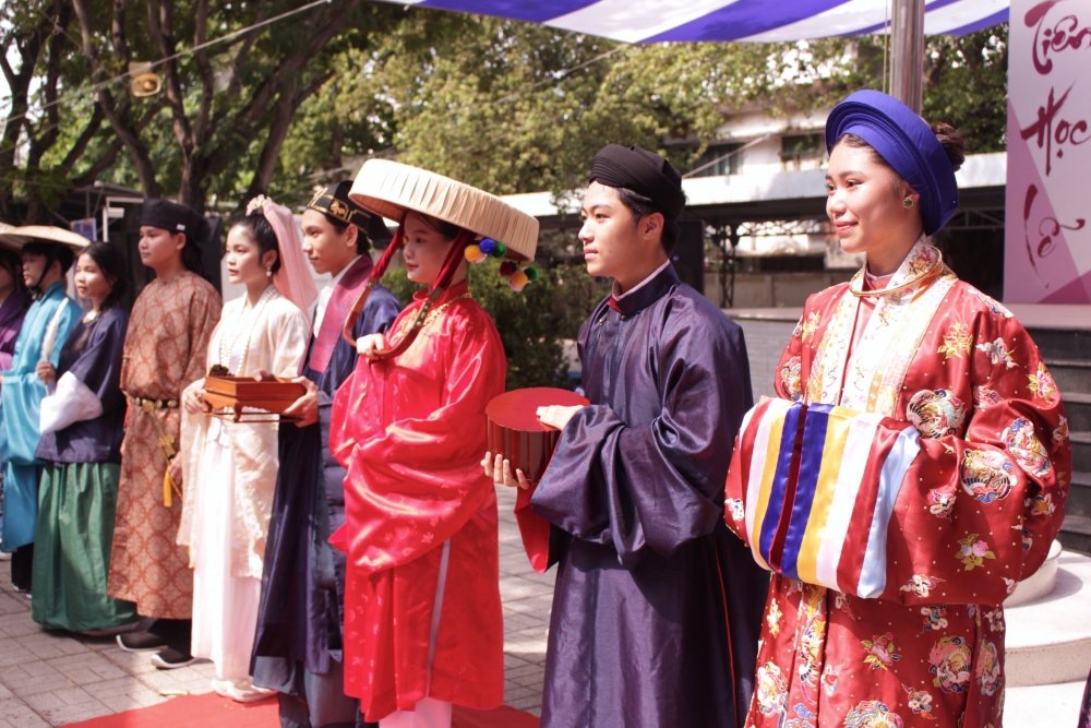 TP.HCM: Học sinh trải nghiệm văn hoá dân gian nhân dịp giỗ Tổ Hùng Vương