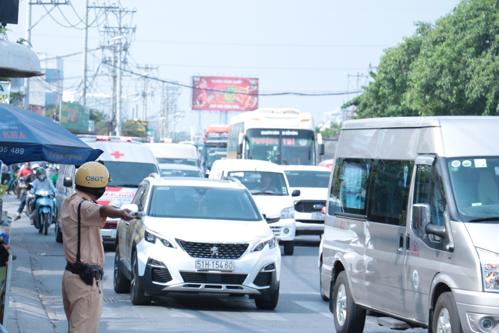 Cảnh sát Giao thông TP.HCM ra quân đảm bảo an toàn giao thông trong các ngày lễ