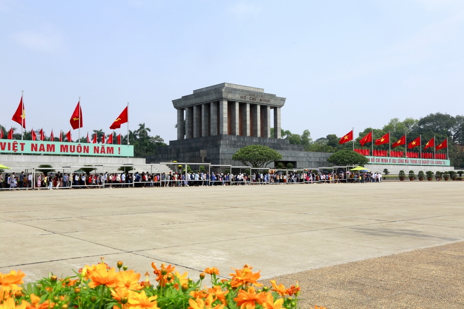 Hơn 52 nghìn lượt khách vào Lăng viếng Chủ tịch Hồ Chí Minh trong 3 ngày nghỉ lễ