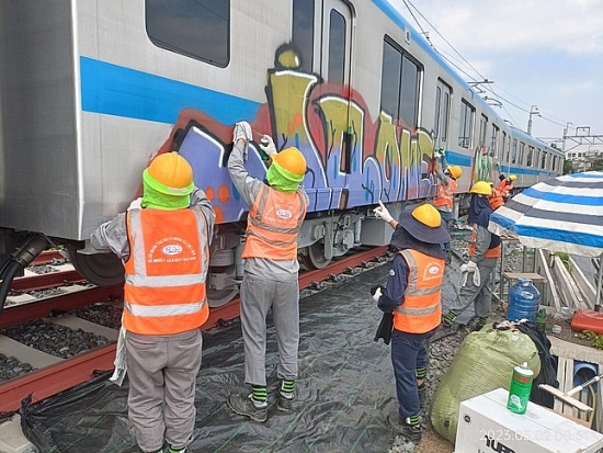Công an thành phố Hồ Chí Minh điều tra vụ tàu metro số 1 bị vẽ bậy