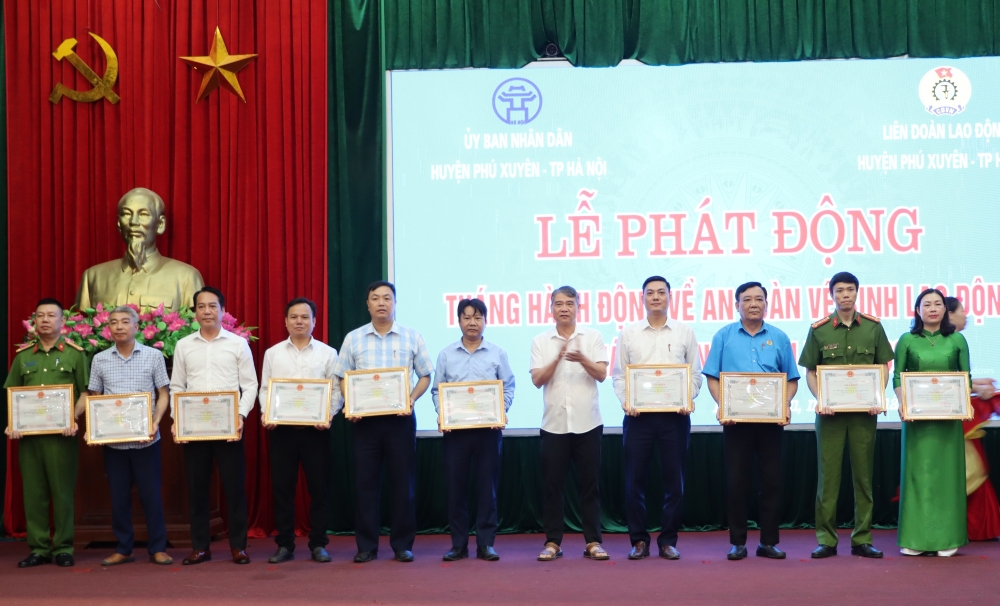 Huyện Phú Xuyên: Chăm lo đảm bảo an toàn sức khoẻ cho người lao động