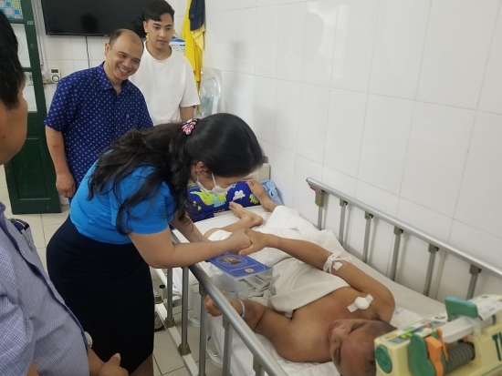 Công đoàn ngành GTVT Hà Nội: Thăm hỏi, động viên đoàn viên bị tai nạn