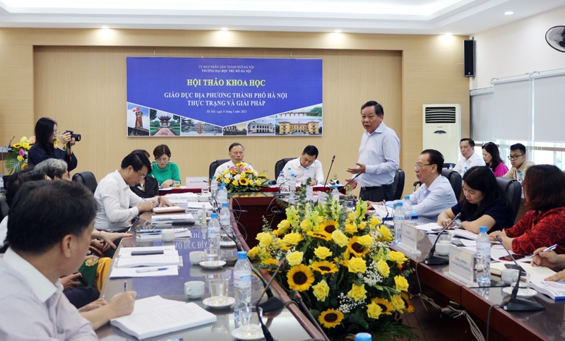 Phó Bí thư Thành ủy Nguyễn Văn Phong phát biểu ý kiến tại Hội thảo