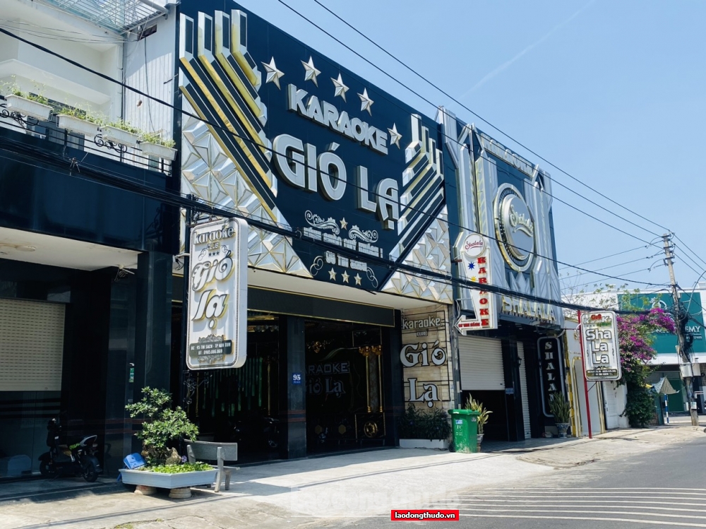 Đồng loạt kiểm tra hoạt động kinh doanh karaoke, massage tại Kon Tum