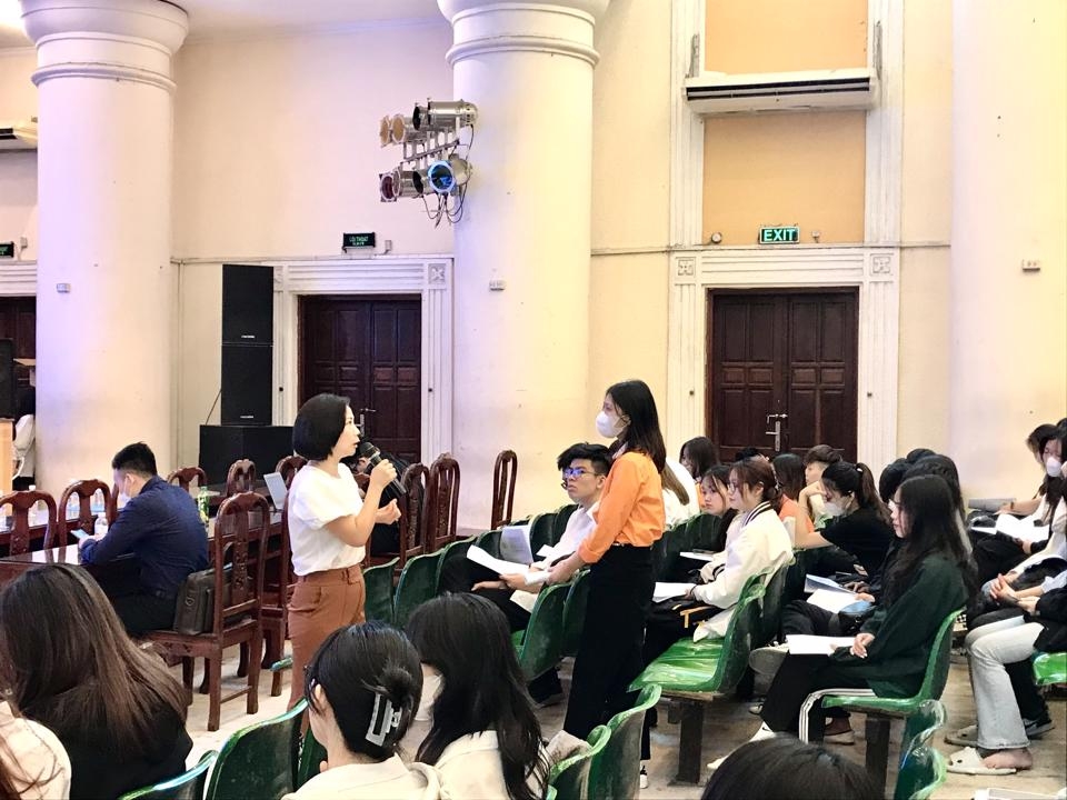 Hà Nội: Trang bị kiến thức pháp luật lao động, bảo hiểm xã hội cho sinh viên