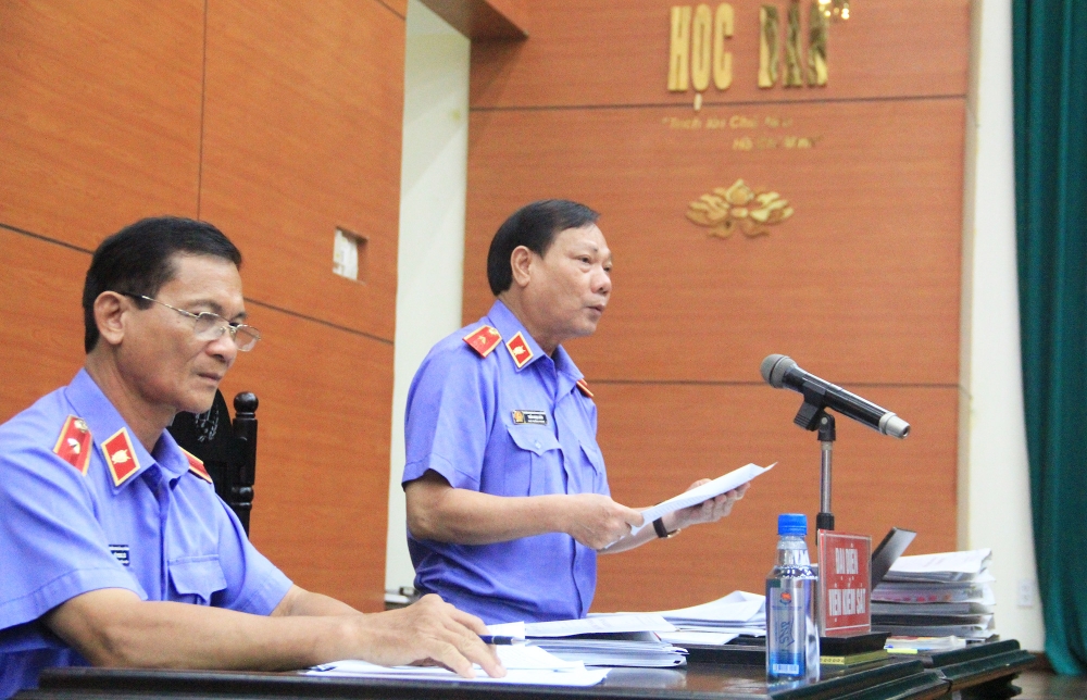VKSNDCC tại TP.HCM đề nghị HĐXX y án sơ thẩm đối với bị cáo Nguyễn Thái Luyện và Võ Thị Thanh Mai.