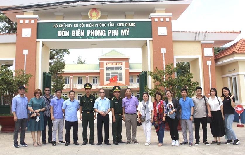 Hội Nhà báo thành phố Hà Nội thăm, làm việc với Bộ Chỉ huy Bộ đội Biên phòng tỉnh Kiên Giang