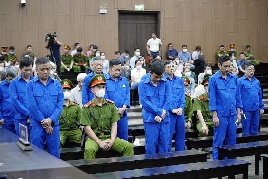 Tuyên án cựu Chủ tịch Ủy ban nhân dân tỉnh Bình Thuận và đồng phạm