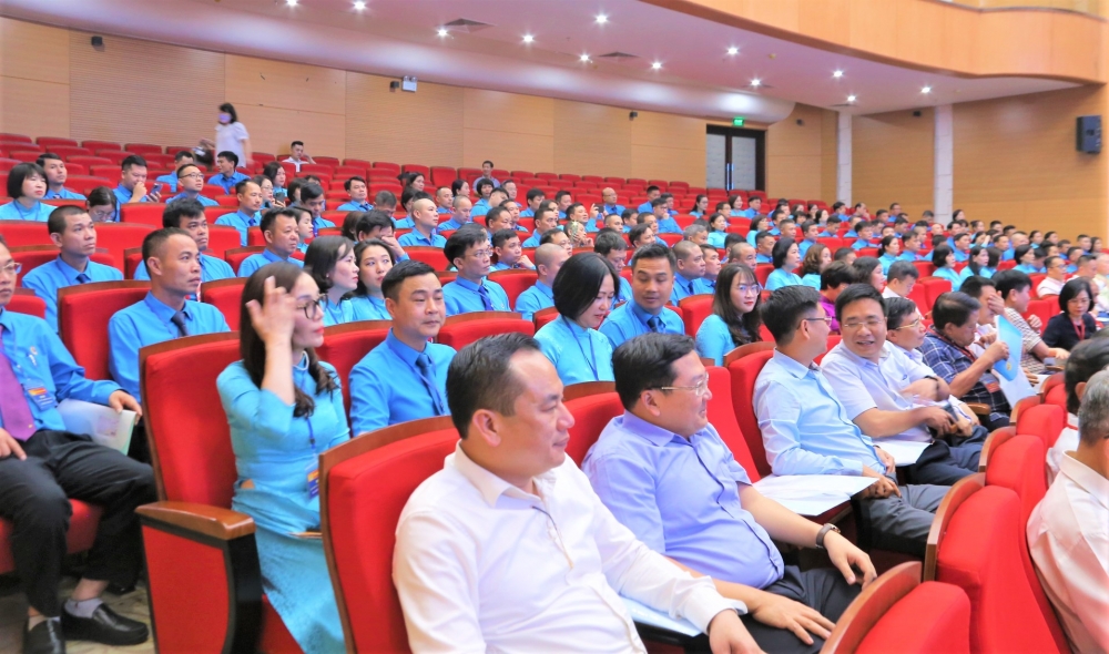TRỰC TUYẾN: Công đoàn Tổng Công ty Vận tải Hà Nội quyết tâm thực hiện thắng lợi Nghị quyết Đại hội lần thứ IV
