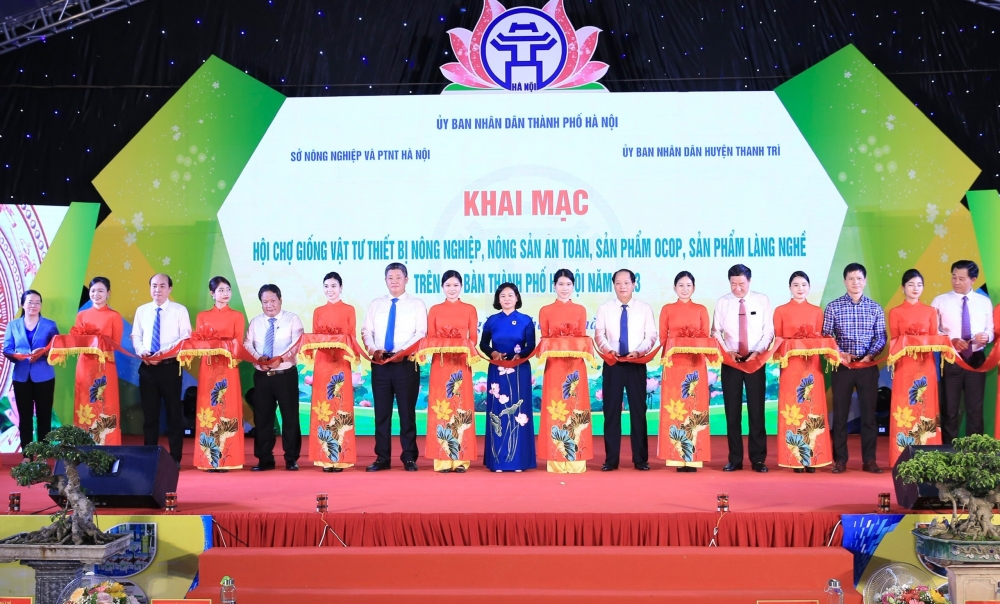 Huyện Thanh Trì: Công bố 14 xã đạt chuẩn Nông thôn mới nâng cao