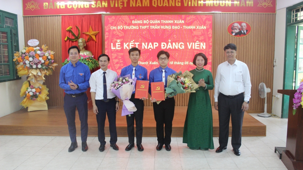 Quận Thanh Xuân kết nạp đảng viên là học sinh