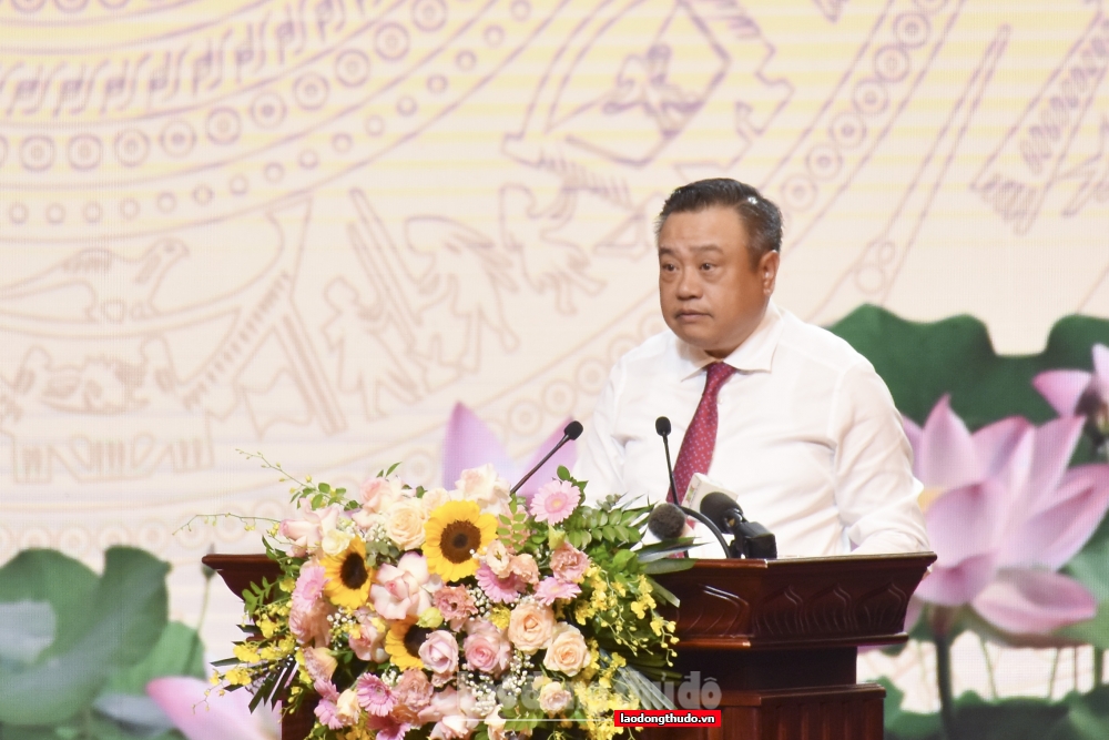 Chủ tịch UBND Thành phố Trần Sỹ Thanh phát biểu chỉ đạo tại buổi Lễ