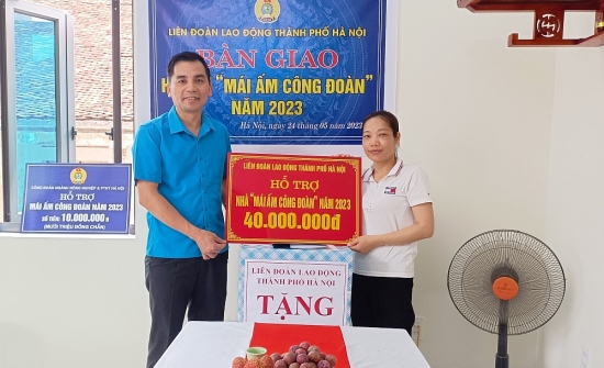 LĐLĐ Thành phố bàn giao nhà “Mái ấm Công đoàn” cho đoàn viên Nguyễn Thị Hường