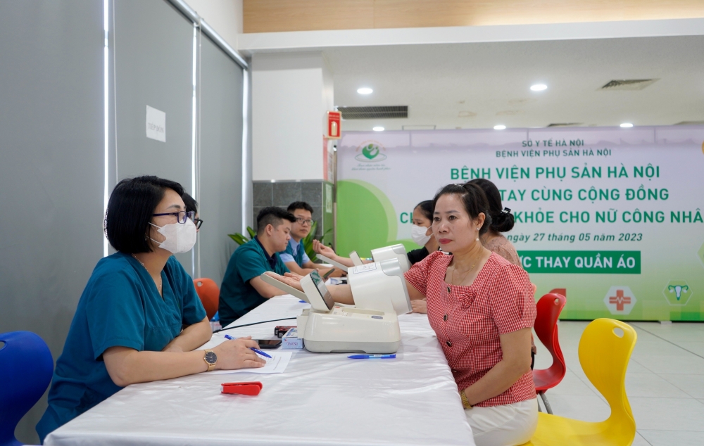 Liên đoàn Lao động thành phố Hà Nội tổ chức khám sức khỏe tập trung cho 500 công nhân