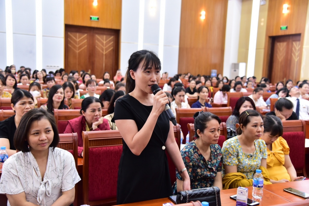 Trực tuyến hình ảnh: Giải đáp vướng mắc liên quan đến chính sách về lao động và bảo hiểm xã hội