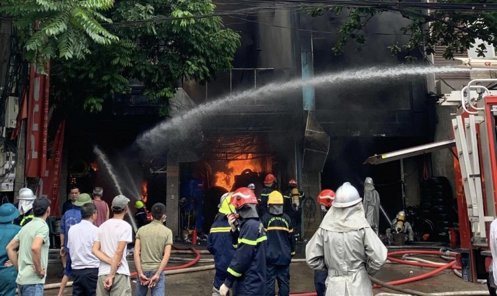 Hà Nội: Kịp thời khống chế đám cháy tại xưởng lốp ô tô