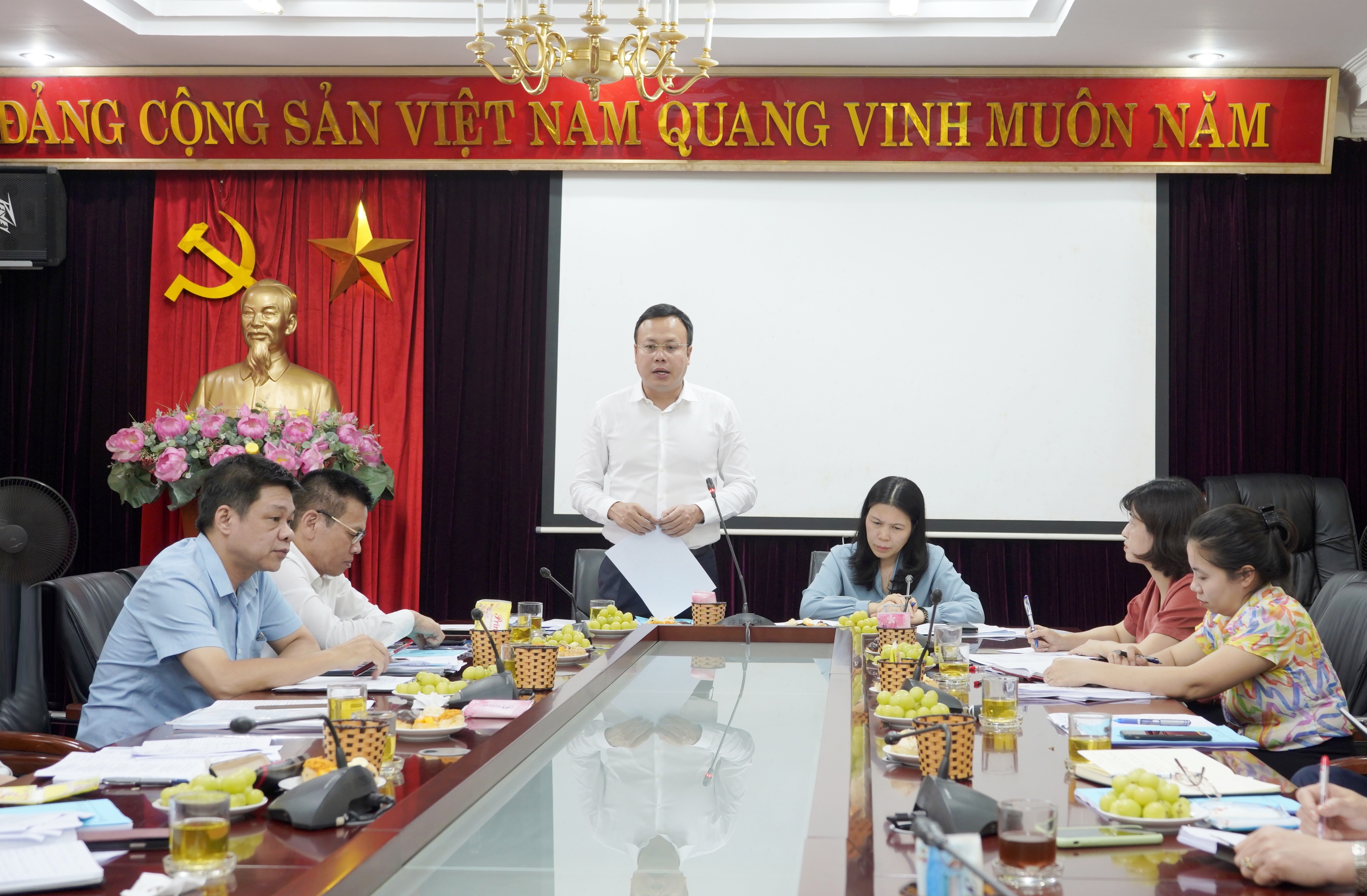 Lãnh đạo LĐLĐ thành phố Hà Nội duyệt chương trình Đại hội Công đoàn quận Cầu Giấy