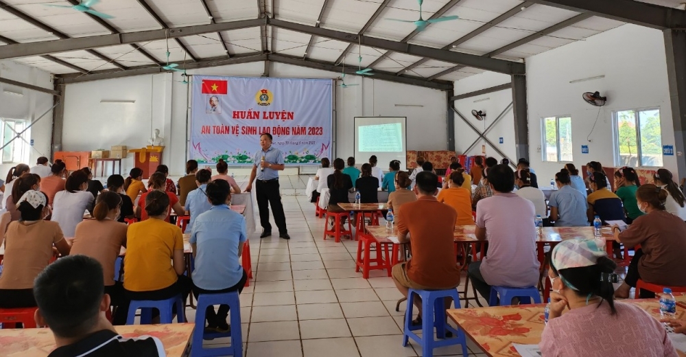 Huấn luyện An toàn, vệ sinh lao động cho công nhân lao động ngành Dệt May Hà Nội