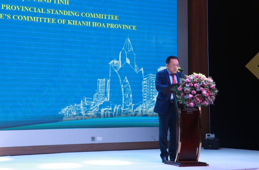 Ông Lê Hữu Hoàng- Phó Chủ tịch Thường trực UBND tỉnh Khánh Hòa phát biểu tại Hội nghị. (Ảnh: Hương Thảo)