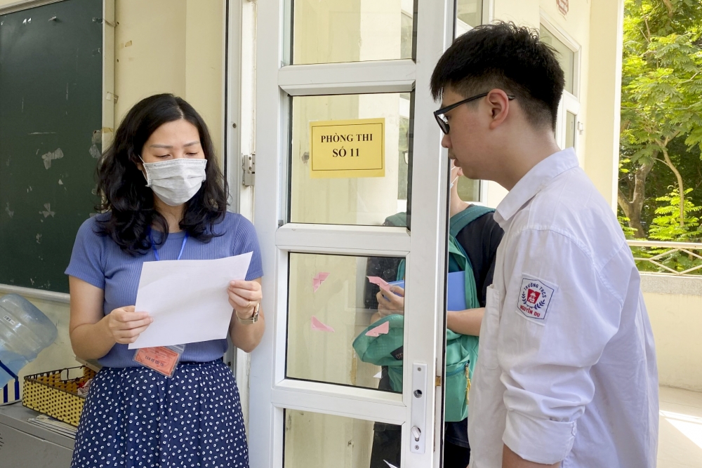 Thí sinh tham dự kỳ thi tuyển sinh vào lớp 10 THPT năm học 2022 - 2023 tại Hà Nội.