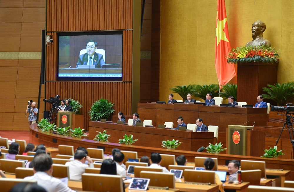 Chủ tịch Quốc hội “xin phép” tranh luận với Bộ trưởng Nguyễn Văn Thắng