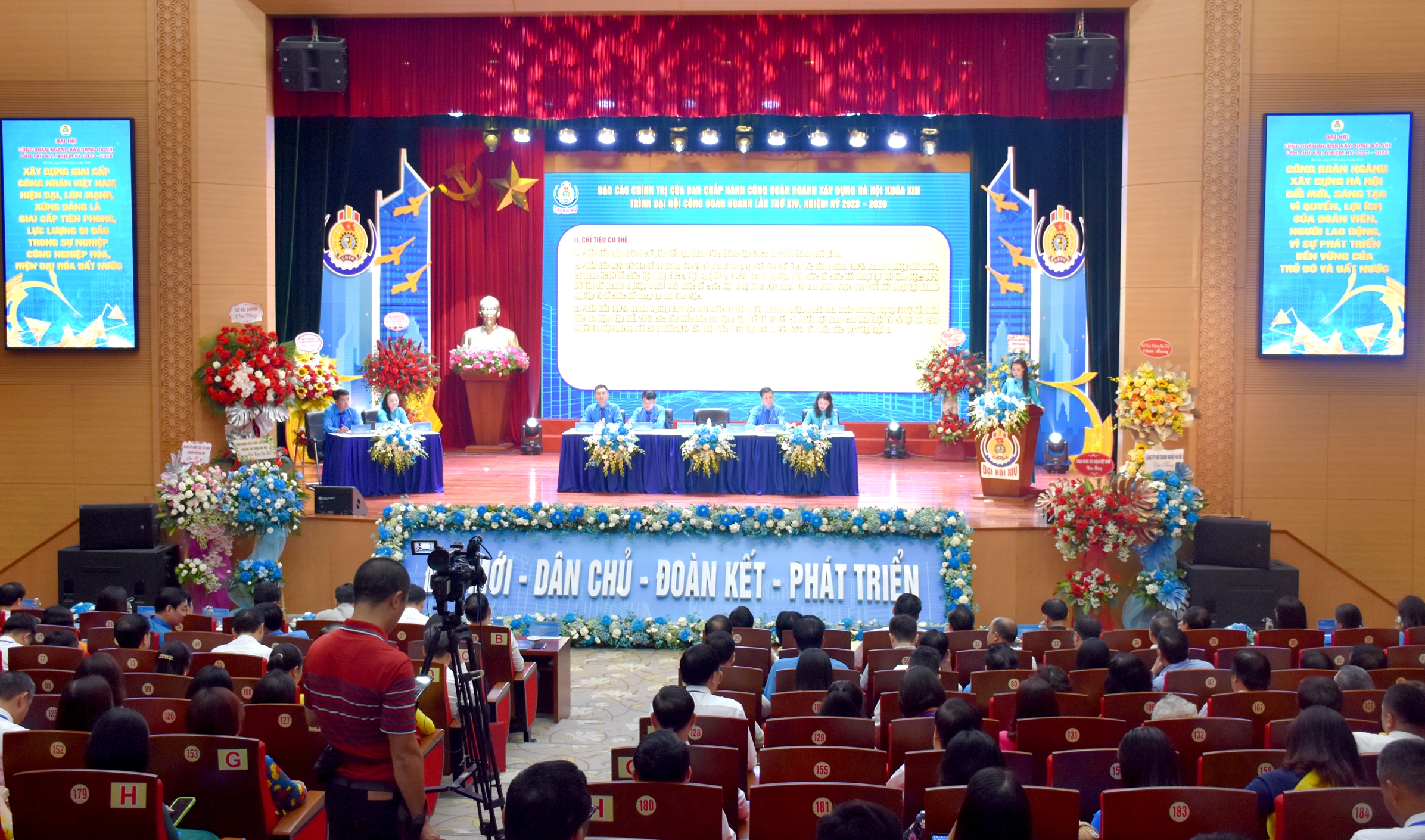 TRỰC TUYẾN: Đại hội Công đoàn ngành Xây dựng Hà Nội lần thứ XIV: "Đổi mới - Dân chủ - Đoàn kết - Phát triển"