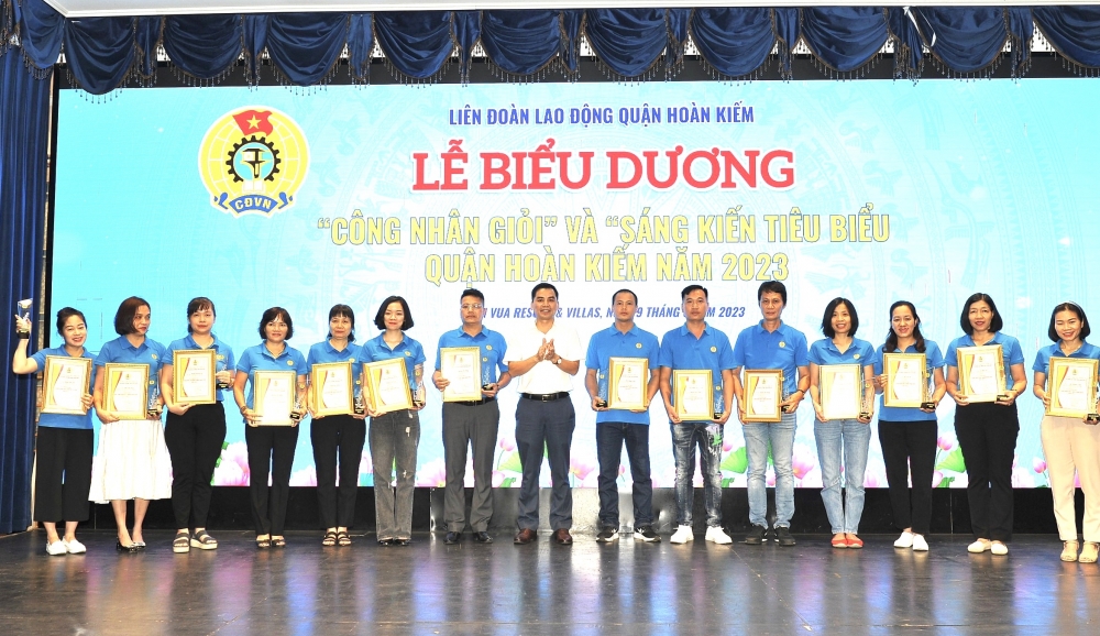 LĐLĐ quận Hoàn Kiếm: Tuyên dương 165 Công nhân giỏi, sáng kiến, sáng tạo tiêu biểu