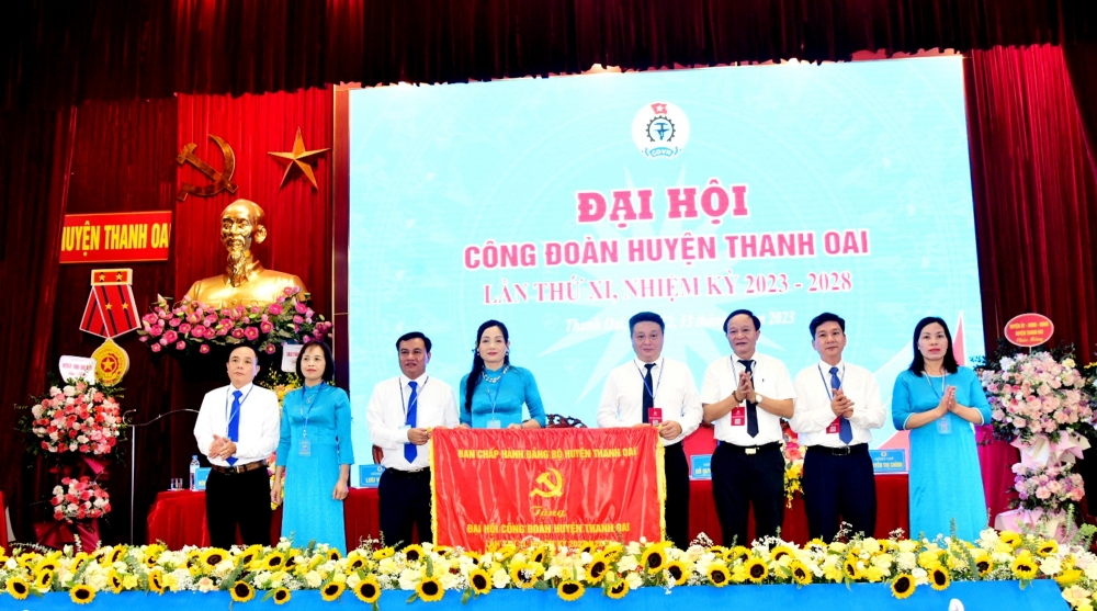 Quyết tâm thực hiện thắng lợi mục tiêu xây dựng Công đoàn huyện Thanh Oai lớn mạnh