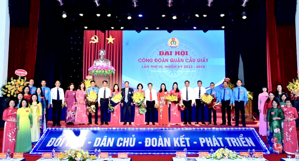 Đồng chí Nguyễn Thị Thu Hà tái đắc cử Chủ tịch LĐLĐ quận Cầu Giấy